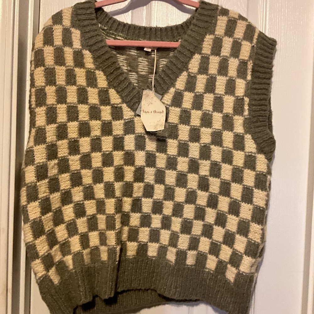 Sweater vest